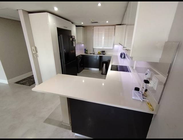2 BEDROOM APARTMENT FOR SALE IN UMHLANGA CENTRAL